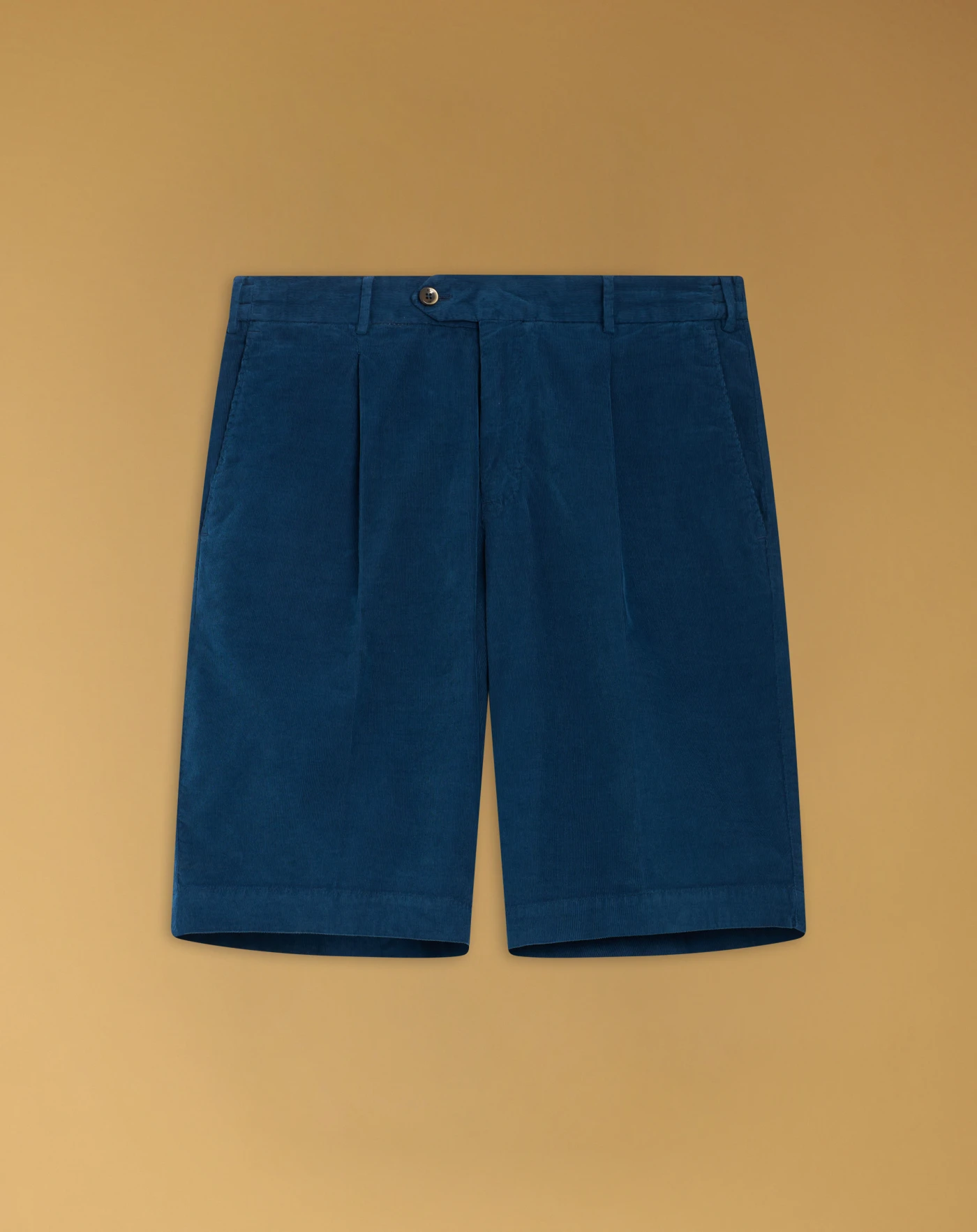 Bermuda shorts in superlight velvet