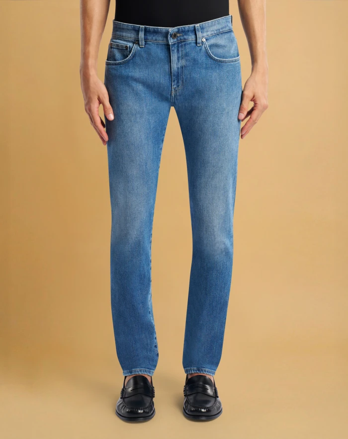 Swing jeans in loose denim